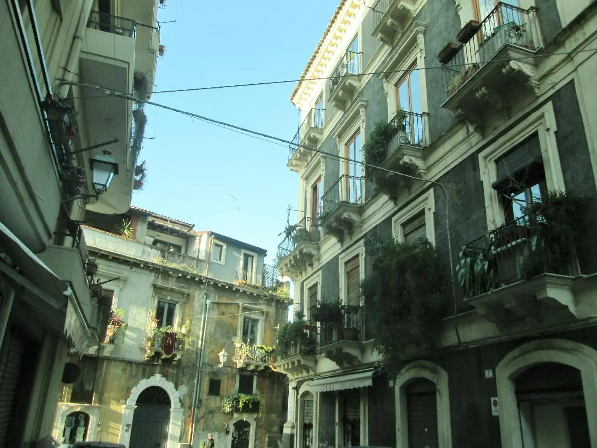 The Good Place Catania 0*,